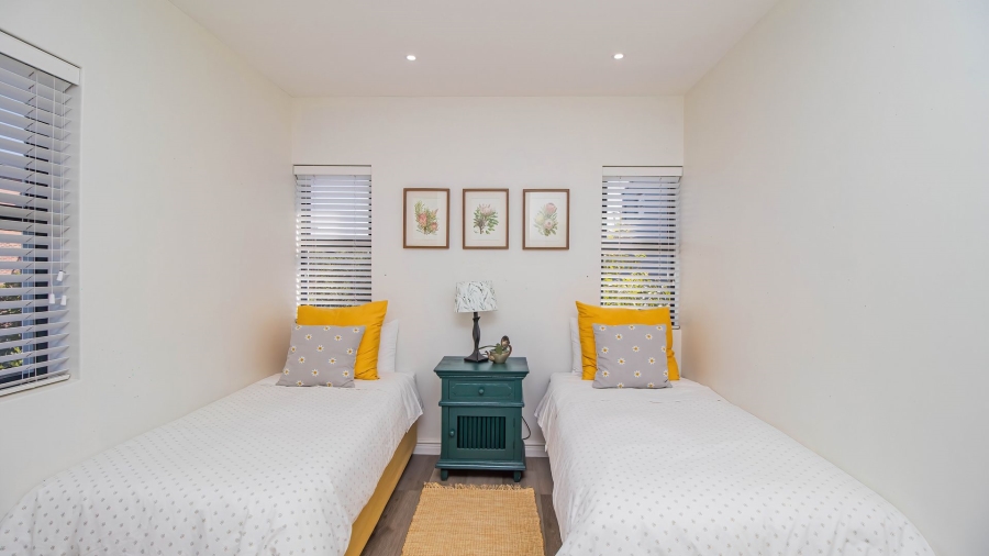 To Let 4 Bedroom Property for Rent in Royal Ascot Western Cape